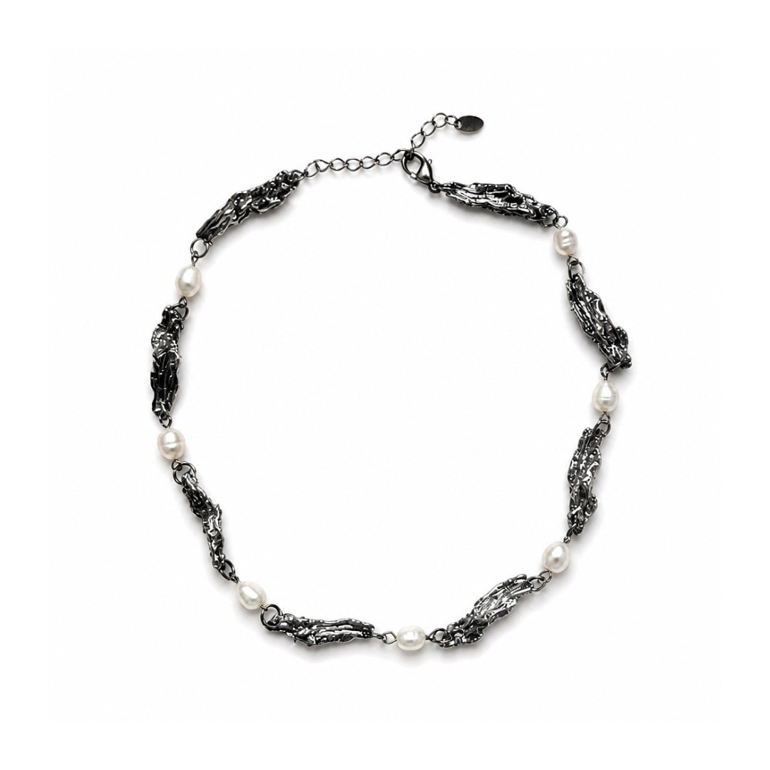 The Leona Necklace