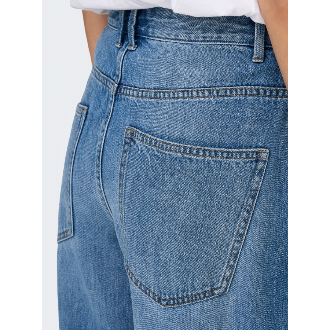 Taylor Wide Barrel Jeans