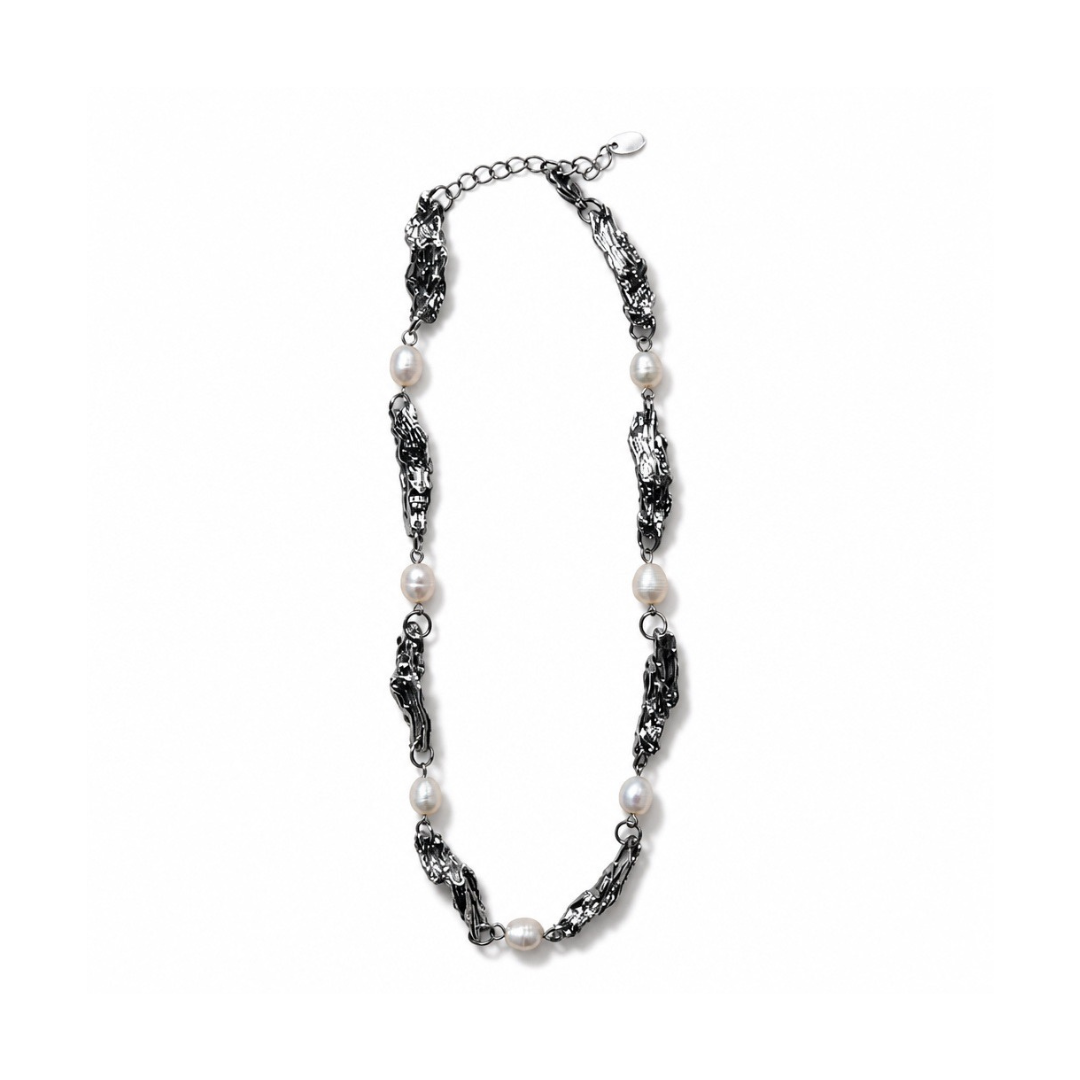 The Leona Necklace