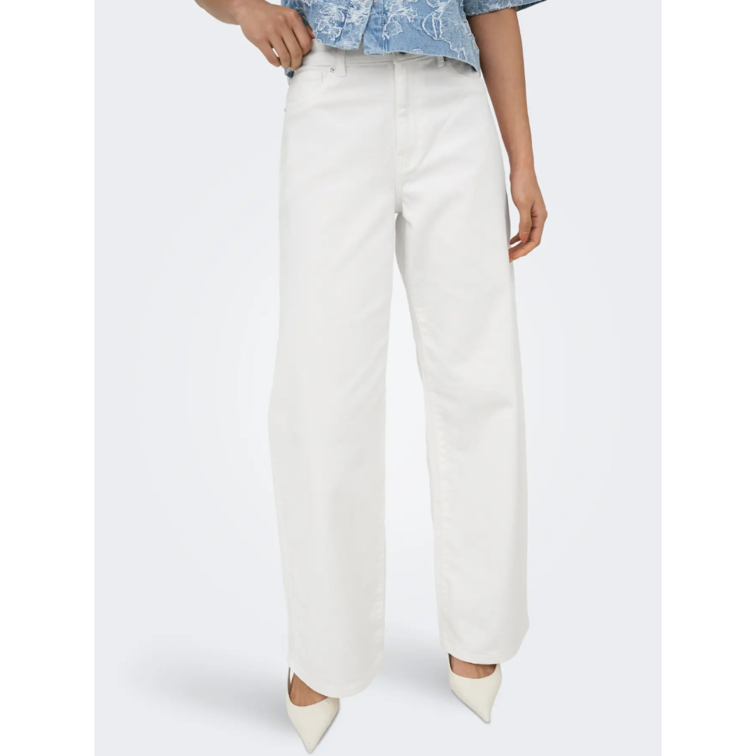 Sassy Scalloped White Jeans